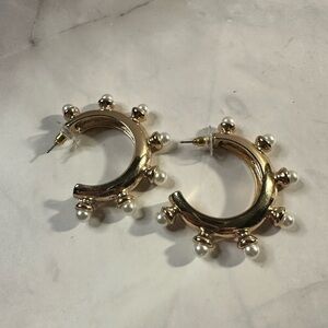 Elegant Gold and Pearl Hoop Earrings